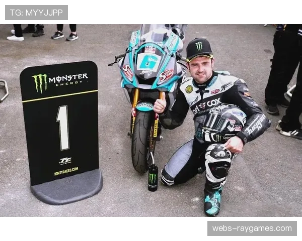 迈克尔·邓禄普以29场胜利打破曼岛TT保持24年历史纪录 迈克尔·邓禄普以29场胜利打破曼岛TT保持24年历史纪录