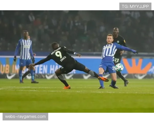 吉拉沃吉停赛影响朗斯轮换，中场小将迎证明机会