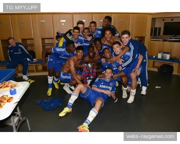 欧塞尔门将雷昂扑出阿若克必进球,赛后获评高分 欧塞尔门将雷昂扑出阿若克必进球,赛后获评高分