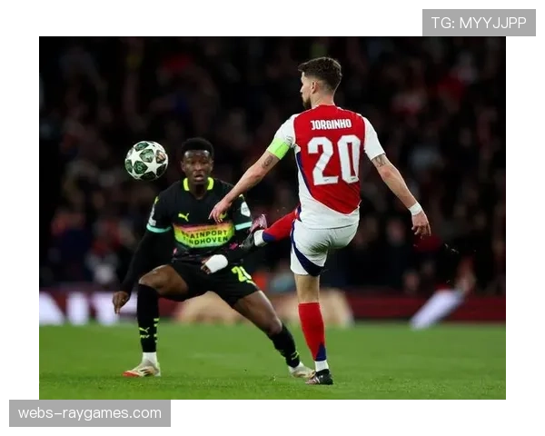 巴黎圣日耳曼进行封闭训练,重点演练针对阿森纳边路进攻的防守策略 巴黎圣日耳曼进行封闭训练,重点演练针对阿森纳边路进攻的防守策略